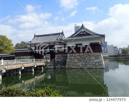 中国地方の大半を領有していた毛利輝元によって安芸国佐東郡広島に築城された平城である広島城跡 中国地方の大半を領有していた毛利輝元によって安芸国佐東郡広島に築城された平城である広島城跡 124477973