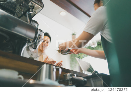 coffee shop coffee shop 124478275