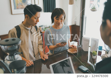 coffee shop coffee shop 124478300