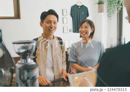 coffee shop coffee shop 124478313