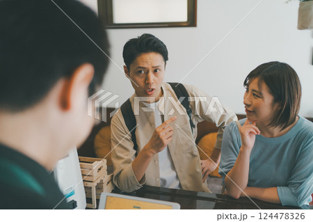 coffee shop coffee shop 124478326