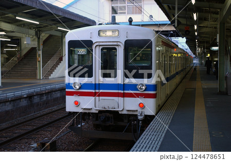 2002年の早朝の広島駅 124478651