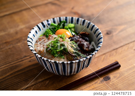 なめろうバーグ、菜の花と納豆の丼ぶり なめろうバーグ、菜の花と納豆の丼ぶり 124478715