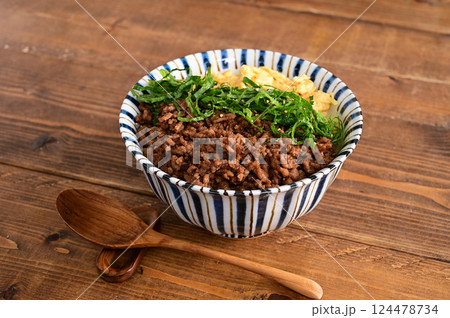 二色丼 124478734