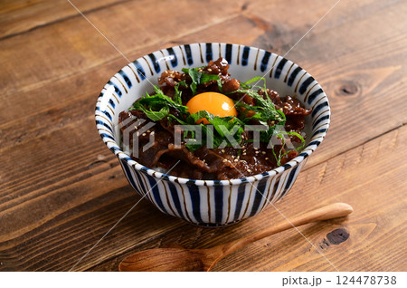 牛カルビ丼 124478738