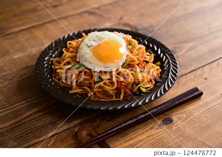 キムチ焼きそば キムチ焼きそば 124478772