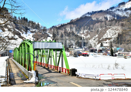 信濃川橋/信濃川付近よりJR飯山線 津南駅周辺を望む(新潟県津南町)【2025.3】 信濃川橋/信濃川付近よりJR飯山線 津南駅周辺を望む(新潟県津南町)【2025.3】 124478840