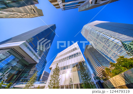 日本の東京都市景観 虎ノ門三丁目や虎ノ門ヒルズステーションタワー(虎ノ門ヒルズ駅)などを望む 日本の東京都市景観 虎ノ門三丁目や虎ノ門ヒルズステーションタワー(虎ノ門ヒルズ駅)などを望む 124479319