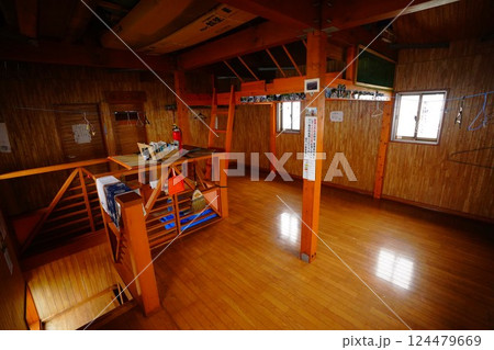 狐穴小屋の内部 124479669