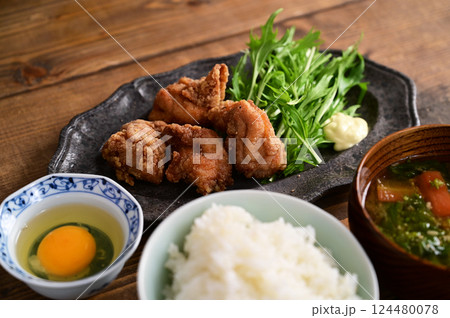 一汁一菜 唐揚げ 一汁一菜 唐揚げ 124480078