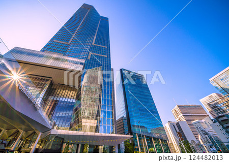 日本の東京都市景観 希望の光…虎ノ門ヒルズステーションタワーや霞が関ビルディングなどを望む 124482013