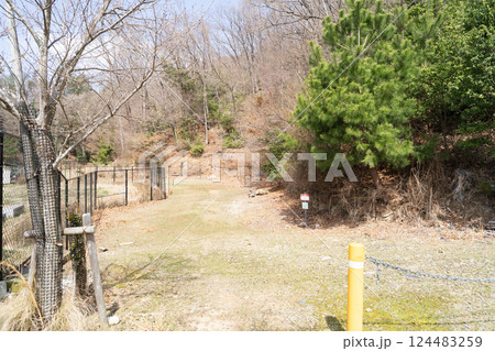 青貝山への道の登山口（大阪府豊能郡豊能町） 124483259