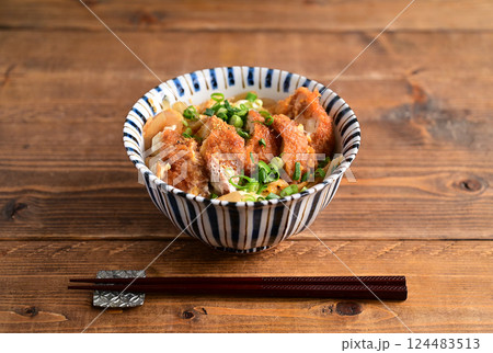 チキンカツ丼 チキンカツ丼 124483513