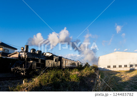 【真岡線】寺内駅を発車したSLもおか 124483782