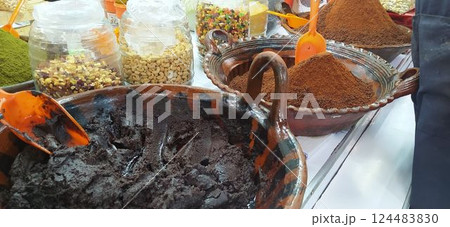 メキシコ料理　モーレソースのペースト 124483830