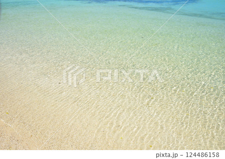 沖縄　竹富島　コンドイ浜 124486158