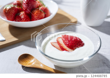イチゴヨーグルト イチゴヨーグルト 124488785