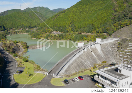 太田川の上流にある太田川ダムとかわせみ湖 太田川の上流にある太田川ダムとかわせみ湖 124489245