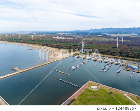 秋田の洋上風力発電（秋田県秋田市、潟上市） 124489257