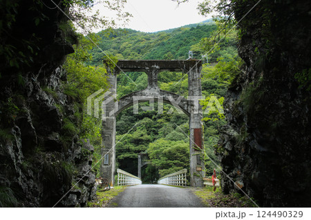 愛媛県西条市　止呂橋 124490329