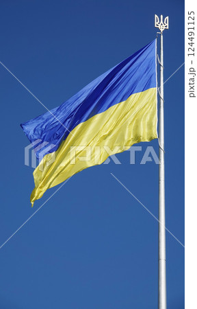 Ukraine's largest flag flies in strong wind 124491125