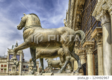 The bronze replica Horses of Saint Mark, Venice, Italy 124492967