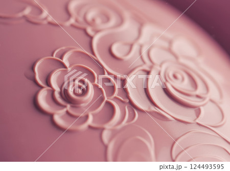 エンボス加工のロマンティックなバラ模様(AI生成画像) エンボス加工のロマンティックなバラ模様(AI生成画像) 124493595