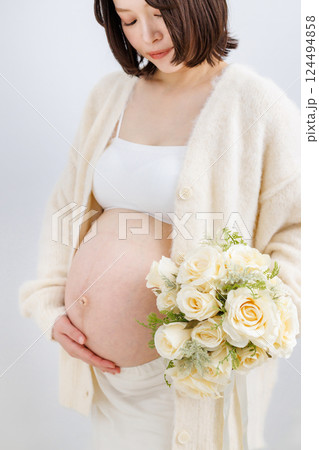 妊娠 臨月 マタニティフォト  124494858