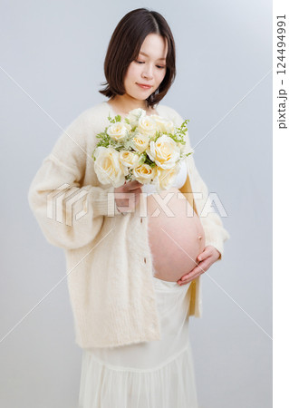 妊娠 臨月 マタニティフォト  124494991