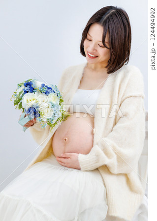 妊娠 臨月 マタニティフォト  124494992