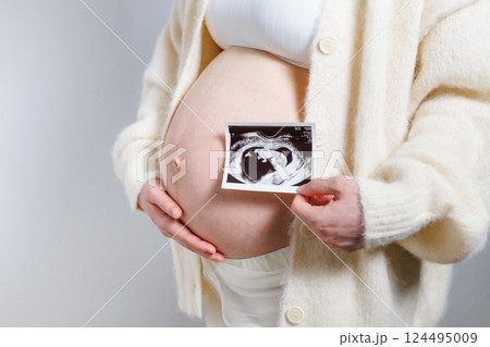 妊婦さん  マタニティフォト 124495009