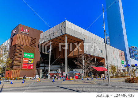 東京　中央区　晴海フラッグの中にある ららテラス HARUMI FLAG 124496438