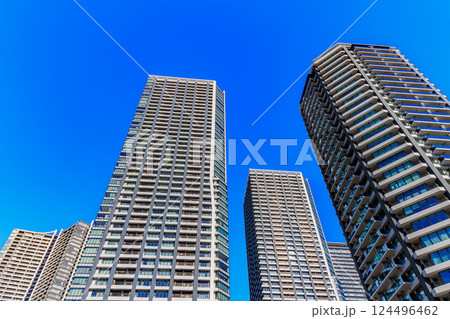 東京　中央区の都市風景　晴海埠頭のタワーマンション 124496462
