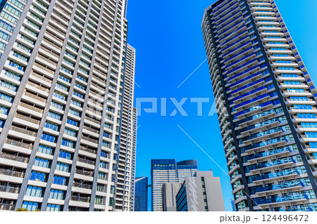 東京　中央区の都市風景　晴海埠頭のタワーマンション 124496472