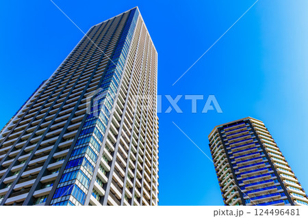 東京　中央区の都市風景　晴海埠頭のタワーマンション 124496481