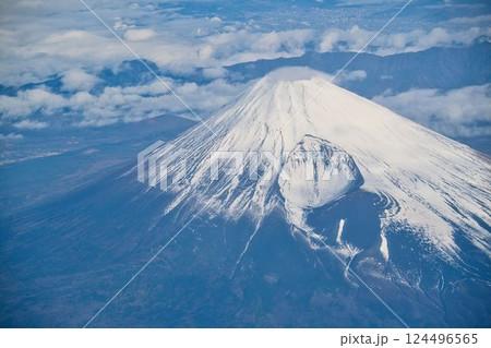 飛行機からの富士山 124496565