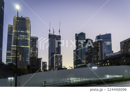 都会の夜景 124498096