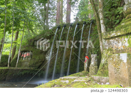大岩山日石寺　六本滝　富山県上市町　修行用の滝 124498303