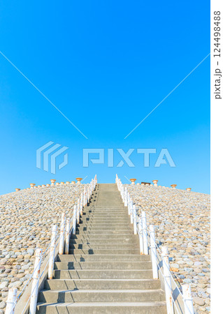 春の五色塚古墳　兵庫県神戸市 124498488