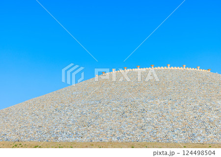 春の五色塚古墳　兵庫県神戸市 124498504