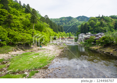 香嵐渓の新緑《愛知県豊田市足助町》 124498707