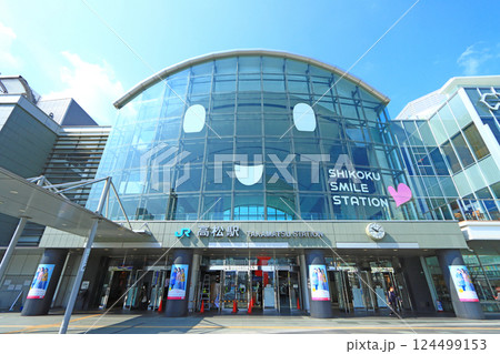 香川県高松市、JR高松駅の風景 124499153