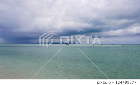沖縄県竹富島のコンドイビーチ 124499377