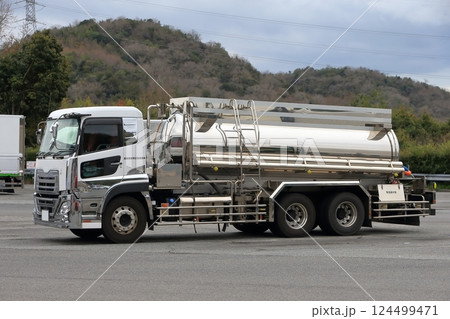 タンクローリー タンクローリー 124499471