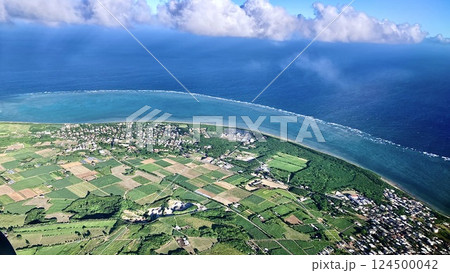 飛行機から撮影した石垣島 124500042