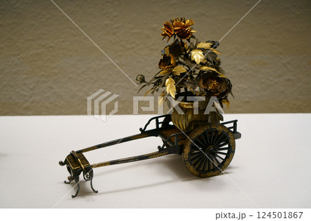 7765　花車置物 124501867