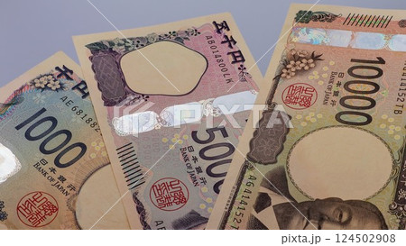 三種類の新紙幣 124502908