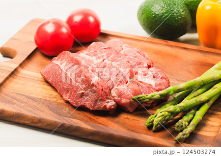 厚切りのミスジステーキ用肉 124503274