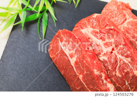 厚切りのミスジステーキ用肉 124503276