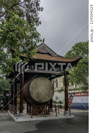 Vietnam, Hanoi, drum in the imperial city. of Than Long. 124504324